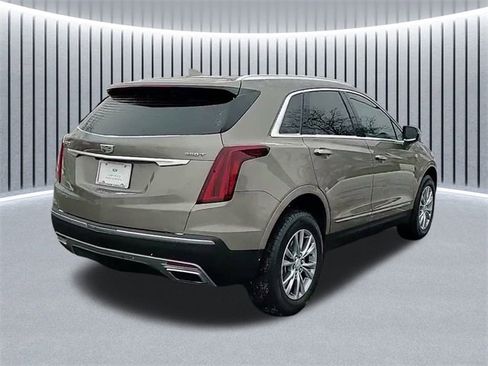 Used 2023 Cadillac XT5 Premium Luxury image 3