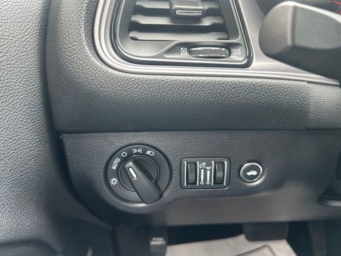 Used 2023 Dodge Challenger SXT RWD image 20