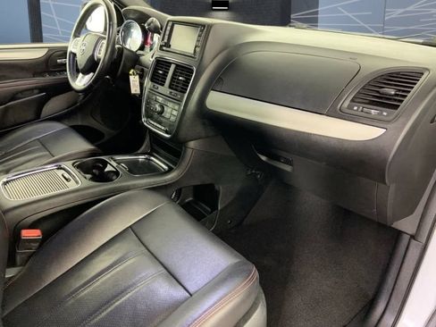 Used 2019 Dodge Grand Caravan GT FWD image 15