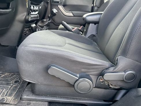 Used 2015 Jeep Wrangler Sport w/ Quick Order Package 23S AWD/4WD image 13
