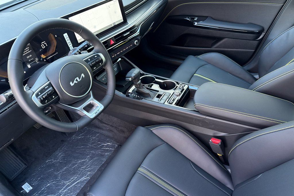 New 2026 Kia K5 GT FWD image 4