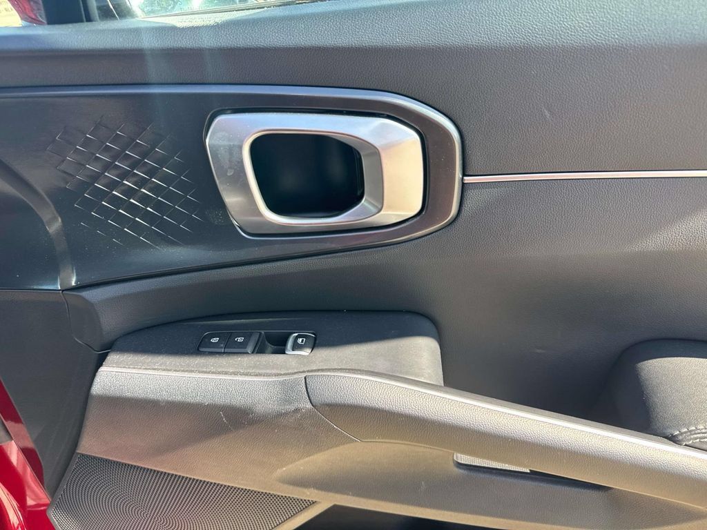 Used 2022 Kia Sorento LX FWD image 19