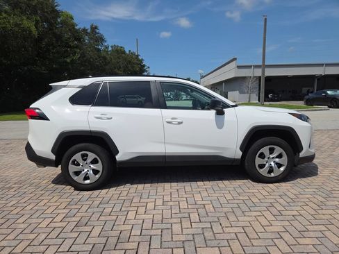 Used 2021 Toyota RAV4 LE FWD image 12