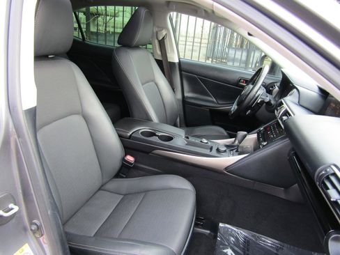 Used 2017 Lexus IS 200t image 12