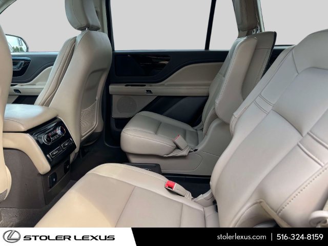 Used 2022 Lincoln Aviator AWD w/ Premium Package image 15