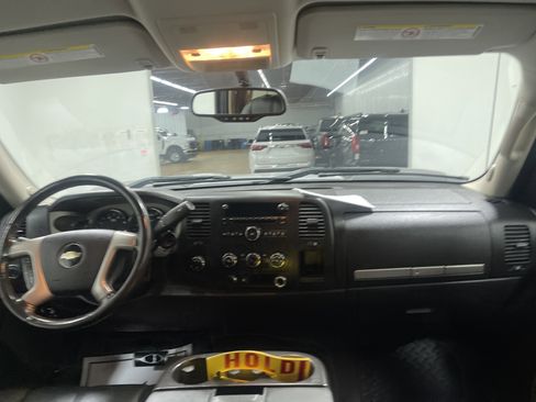 Used 2010 Chevrolet Silverado 2500 LT w/ Exterior Plus Package image 22