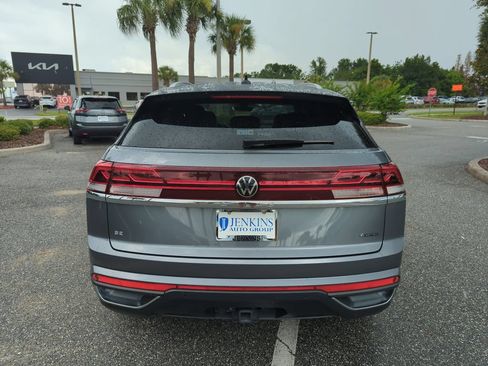 Used 2024 Volkswagen Atlas Cross Sport SE AWD/4WD image 7