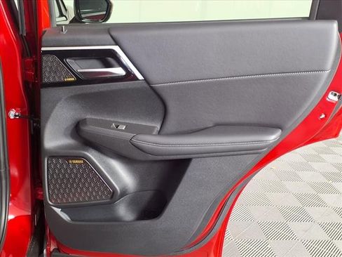 New 2025 Mitsubishi Outlander SE image 10