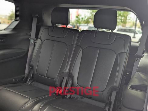Used 2024 Jeep Grand Cherokee L Limited AWD/4WD image 31