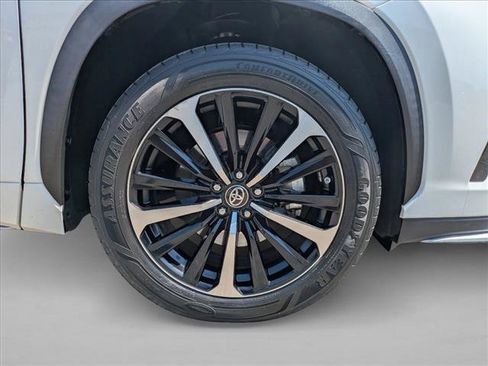 Used 2021 Toyota Highlander XSE AWD/4WD image 22