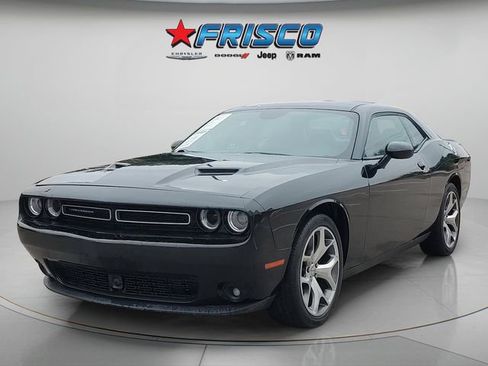 Used 2016 Dodge Challenger SXT Plus RWD image 3