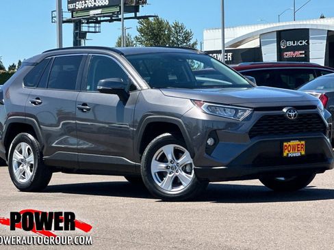 Used 2021 Toyota RAV4 XLE w/ Convenience Package FWD image 1