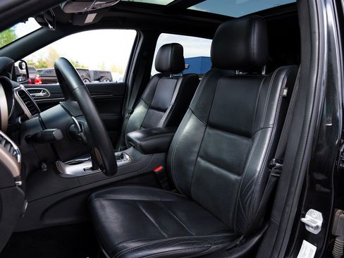 Used 2015 Jeep Grand Cherokee Limited w/ Luxury Group II AWD/4WD image 18