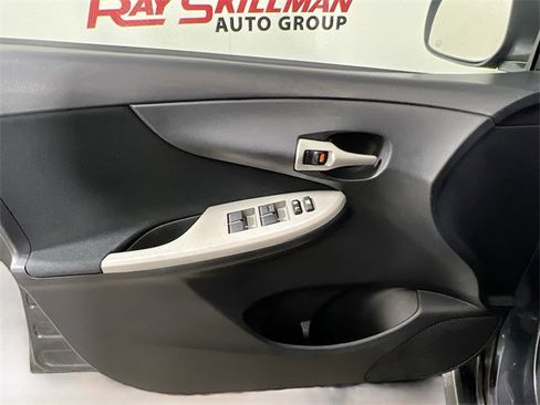 Used 2010 Toyota Corolla S image 27