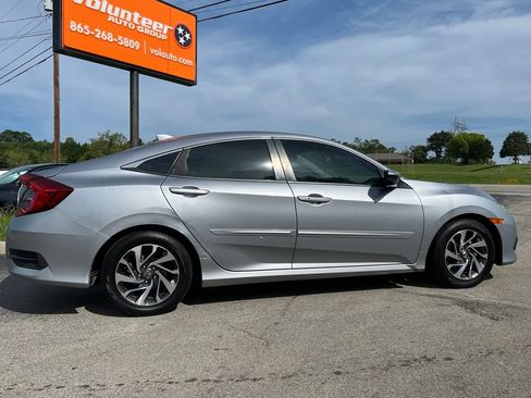 Used 2018 Honda Civic EX image 10