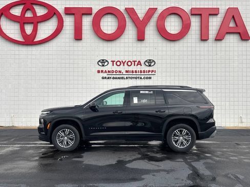 Used 2024 Chevrolet Traverse LT FWD image 5