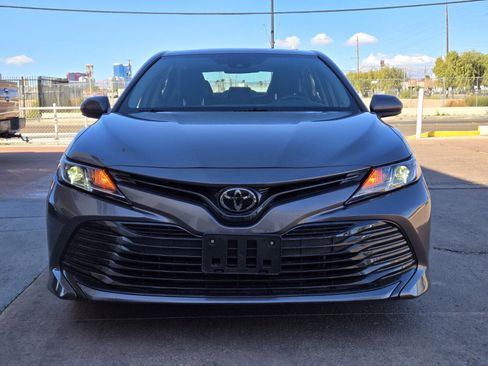 Used 2019 Toyota Camry LE image 5