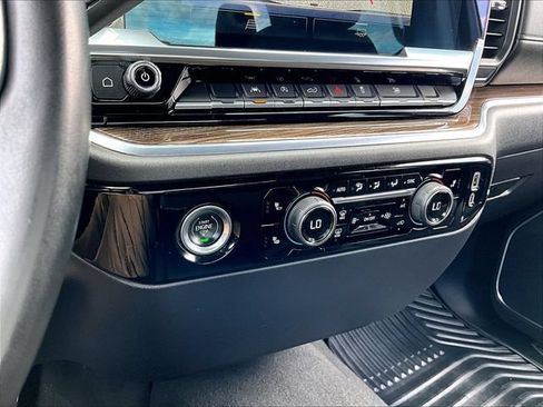 Used 2023 Chevrolet Silverado 1500 LT AWD/4WD image 27