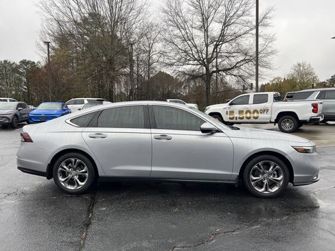 Used 2024 Honda Accord EX image 4