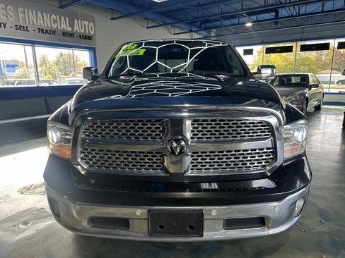 Used 2017 RAM 1500 Laramie AWD/4WD image 6