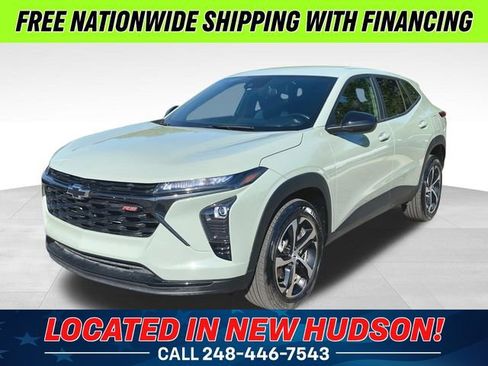 Used 2024 Chevrolet Trax RS w/ Driver Confidence Package FWD image 1