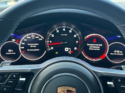 Used 2023 Porsche Cayenne Platinum Edition image 24