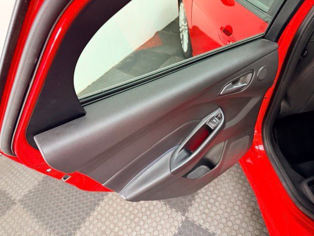 Used 2018 Ford Focus RS AWD/4WD image 41