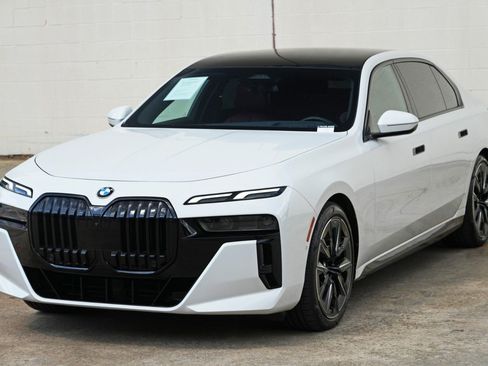 Used 2023 BMW 740i w/ Parking Assistance Package RWD image 53