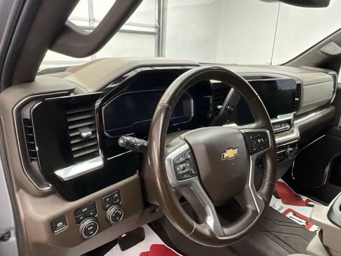 Used 2024 Chevrolet Silverado 1500 LT AWD/4WD image 19