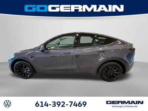 Used 2022 Tesla Model Y Long Range image 11