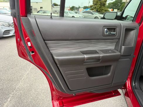 Used 2019 Ford Flex Limited w/ Equipment Group 301A FWD image 9