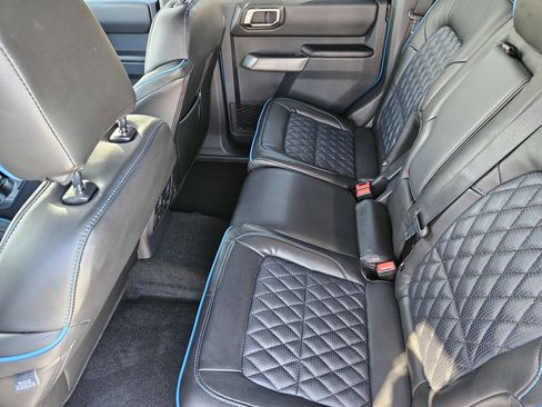 Used 2023 Ford Bronco Wildtrak image 31