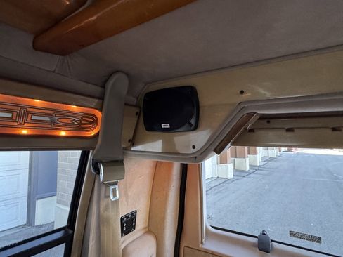 Used 1999 Chevrolet Express 1500 w/ Convenience Pkg image 39