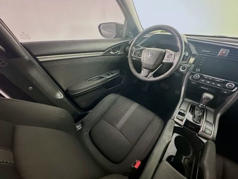 Used 2019 Honda Civic EX image 9