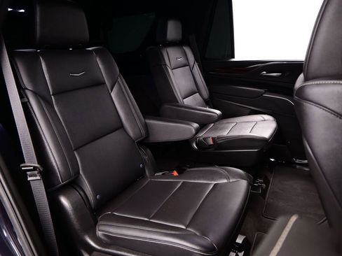 Used 2024 Cadillac Escalade Luxury image 37