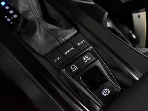 Certified 2025 Toyota Camry SE FWD image 23