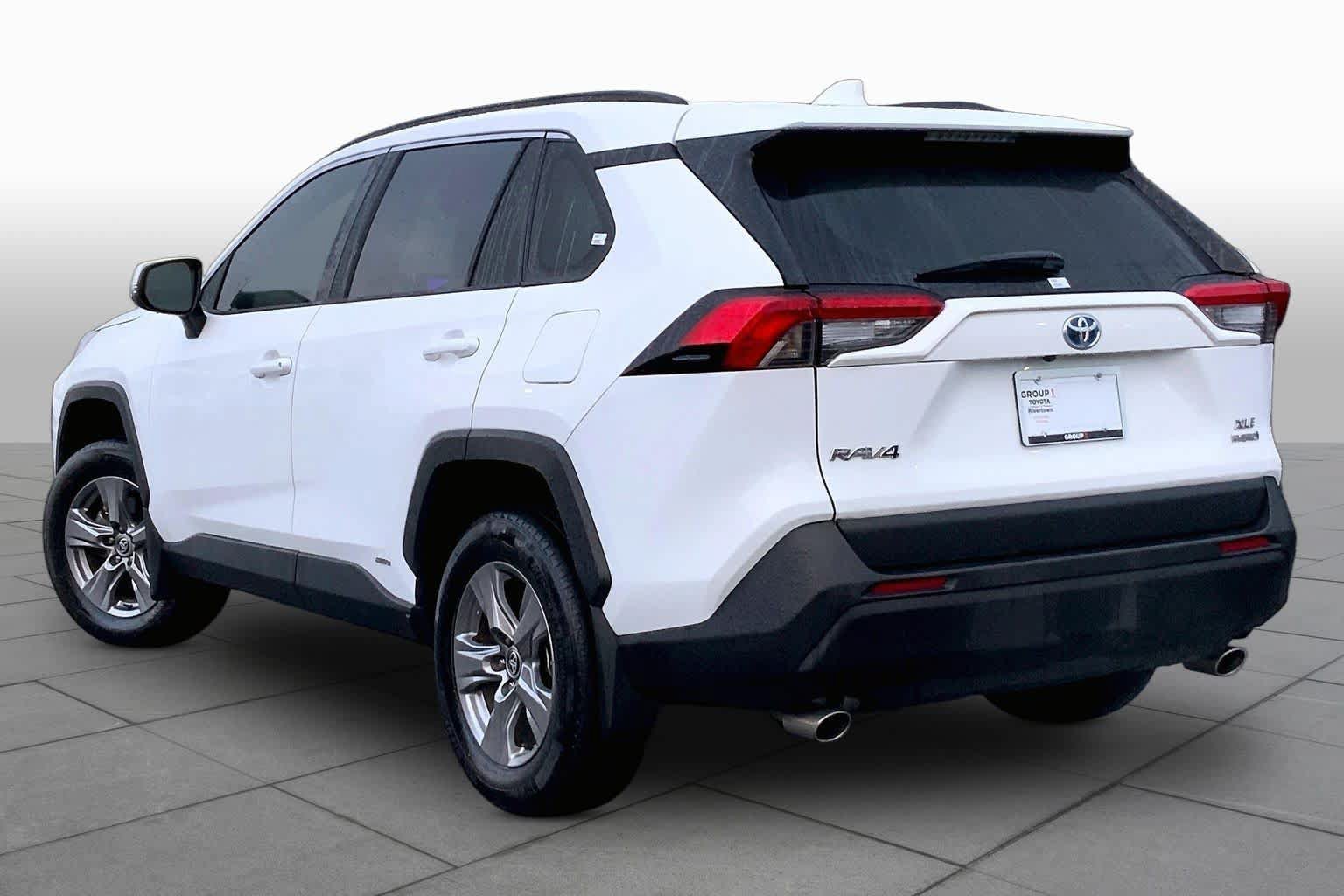 Used 2024 Toyota RAV4 XLE w/ Convenience Package AWD/4WD image 11