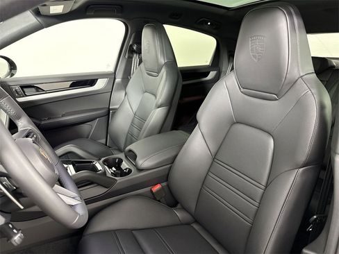 New 2026 Porsche Cayenne S image 5