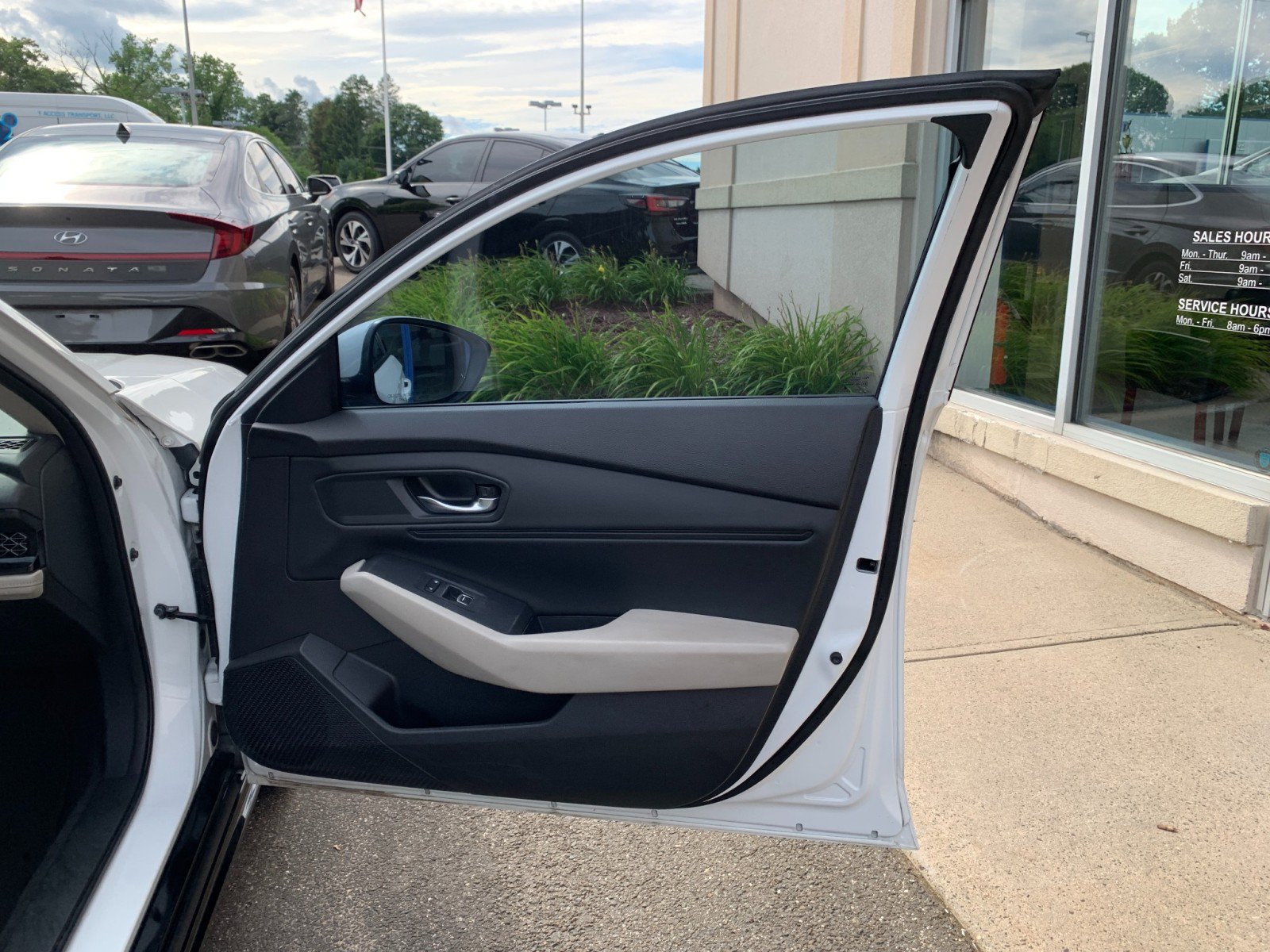 Used 2023 Honda Accord EX-L image 38