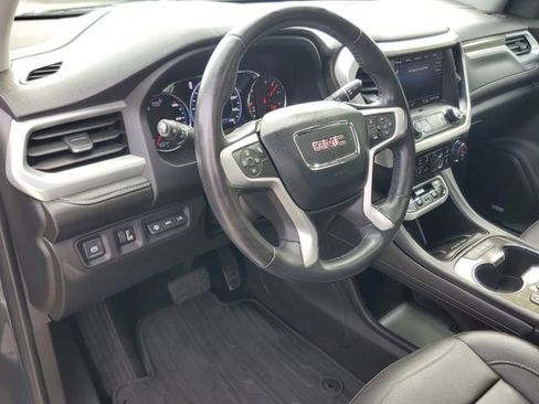 Used 2020 GMC Acadia SLT w/ Driver Alert Package II image 19