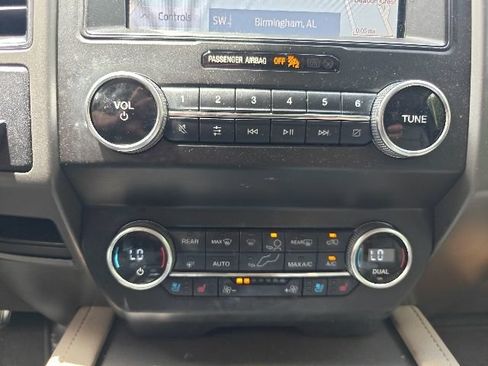 Used 2020 Ford Expedition XLT w/ Equipment Group 202A AWD/4WD image 12