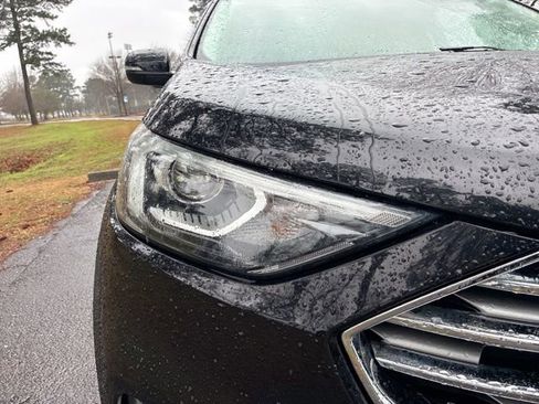 Used 2020 Ford Edge SEL w/ Convenience Package image 9