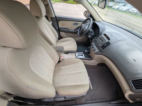 Used 2010 Hyundai Elantra GLS FWD image 10