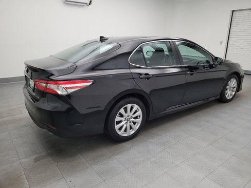 Used 2020 Toyota Camry LE image 10
