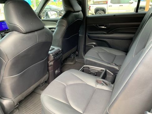 Used 2025 Toyota Grand Highlander AWD Hybrid image 14