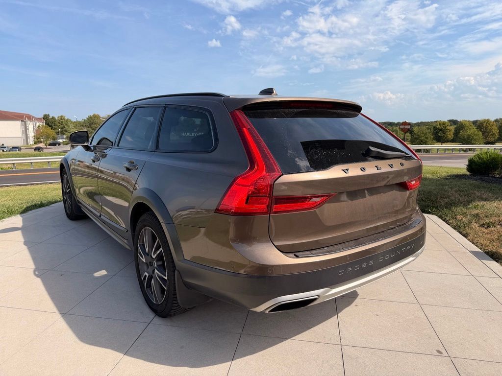 Used 2017 Volvo V90 T6 Cross Country AWD/4WD image 27