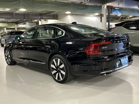 Certified 2024 Volvo S90 T8 Ultimate w/ Lounge Package image 4