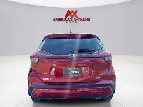 Used 2021 Nissan Kicks SV image 4