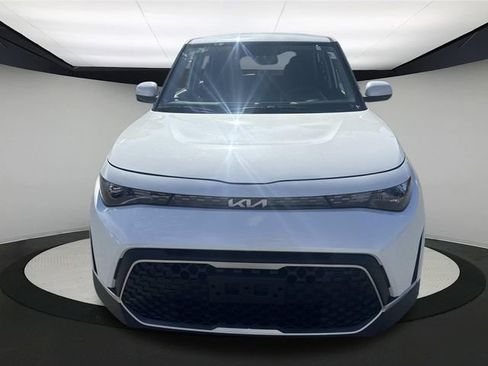 Used 2023 Kia Soul LX image 12