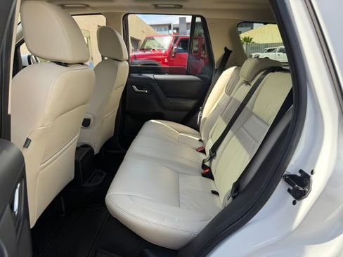 Used 2015 Land Rover LR2 HSE LUX AWD/4WD image 31